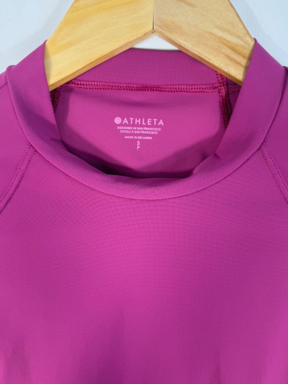 Athleta Crosstrain Ultra Crop Top Wildberry Purple Small NWT Workout - Picture 2 of 5